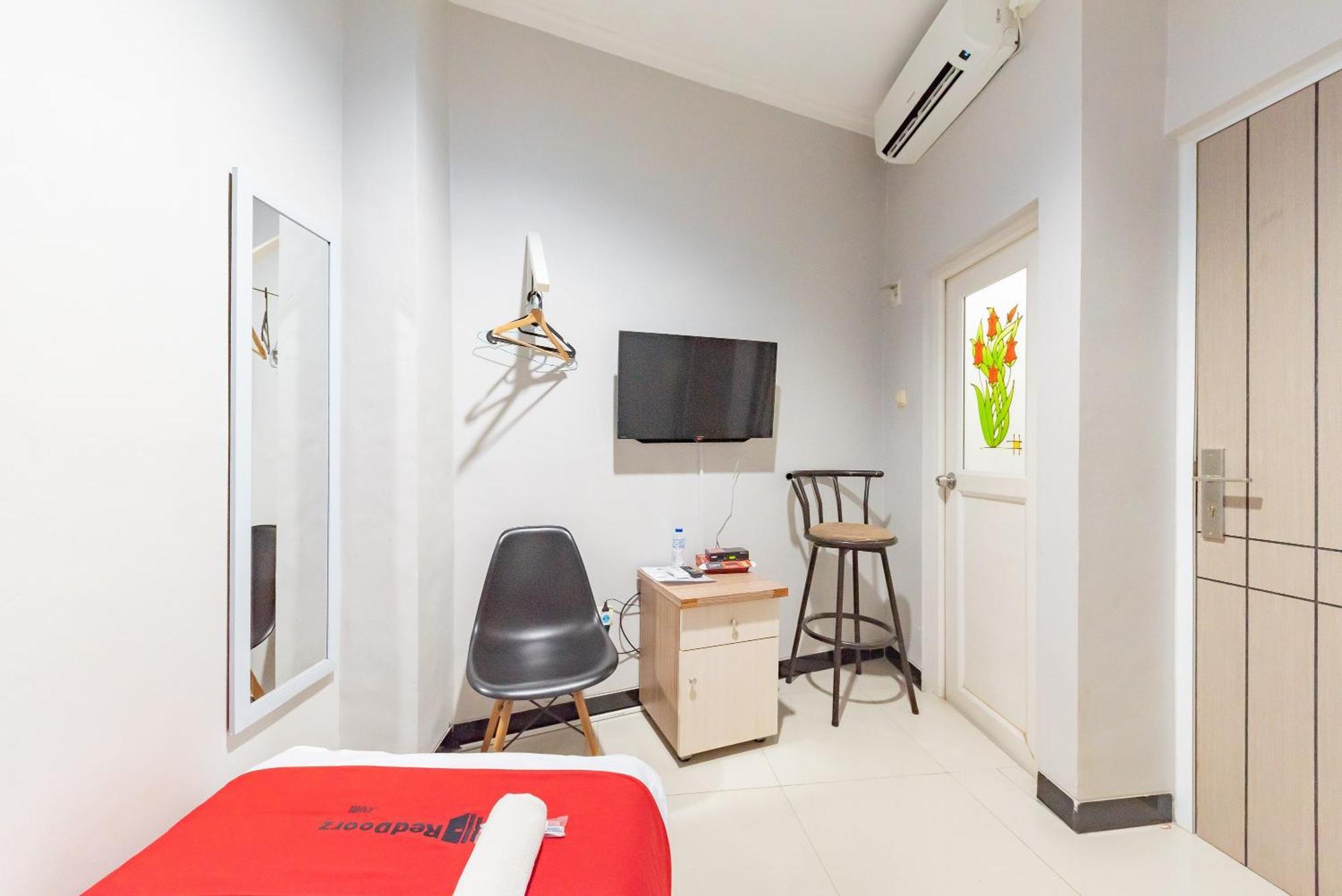 Reddoorz Near Botani Square Mall Bogor Buitenkant foto