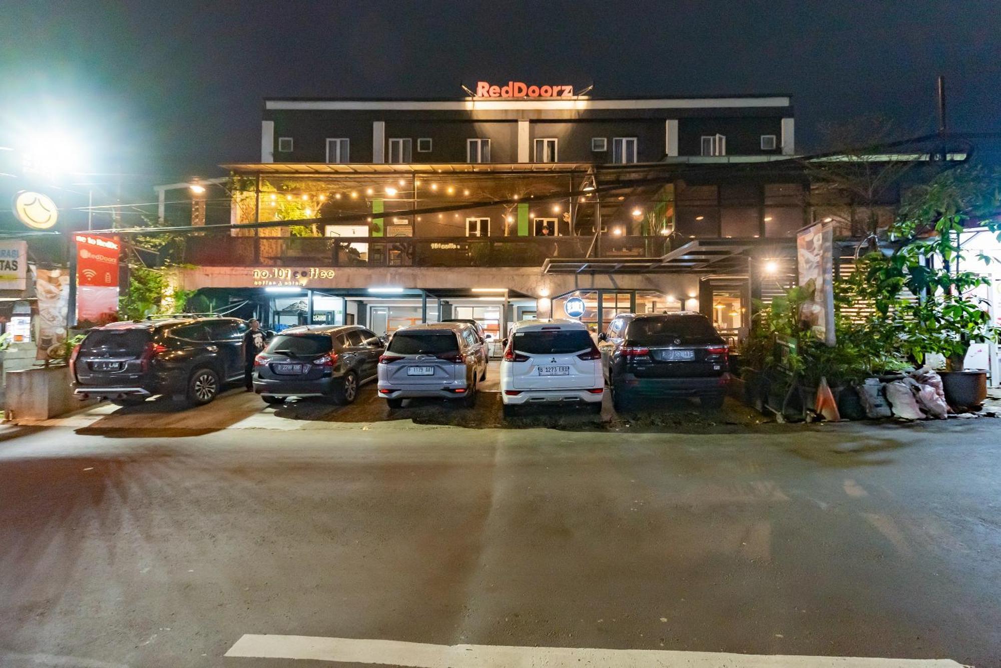 Reddoorz Near Botani Square Mall Bogor Buitenkant foto